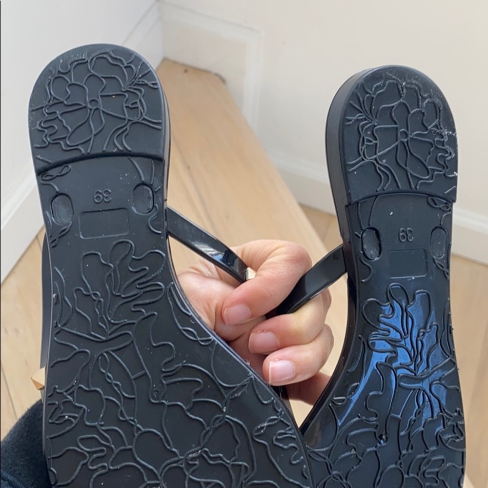 STUDDED RUBBER BOW FLIP FLOPS - Picture 7 of 7